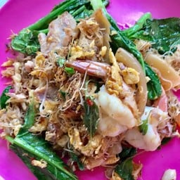 เส้นใหญ่ผัดขี้เมาหมู, หมูสับ, ไก่