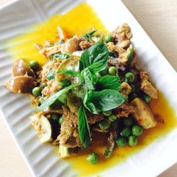 แกงเขียวหวานเนื้อผัดแห้ง