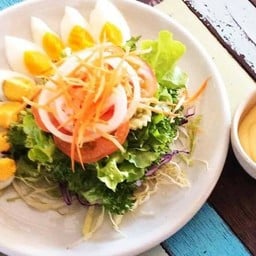 สลัดไข่ต้ม