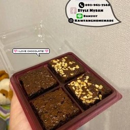 ข้าวผัดปูและขนมต่างๆ