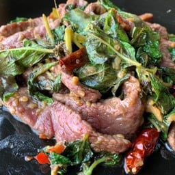 เนื้อวากิวผัดกระเพรา