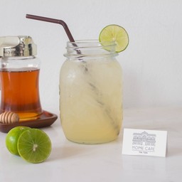 น้ำผึ้งมะนาวโซดา(แยกน้ำแข็ง)