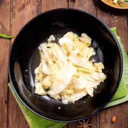 กระหล่ำปลีผัดน้ำปลา(Fried Cabbage  with Fish Sauce)