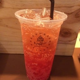 สตรอว์เบอร์รี่โซดา