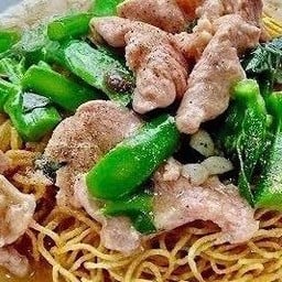 บะหมี่กรอบ,หมี่กรอบราดหน้าหมู พิเศษ (ราดหน้าวังทอง)