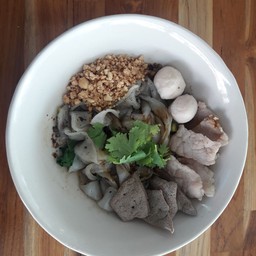 เส้นใหญ่หมู-แห้ง