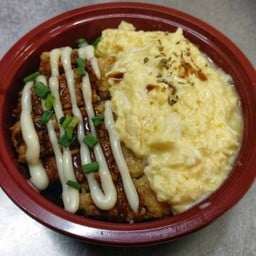 ข้าวไข่ข้นไก่คัตสึด้ง