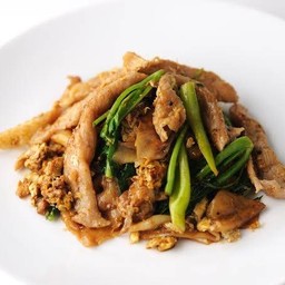 ผัดซีอิ๊วหมู พิเศษ (ราดหน้าวังทอง)