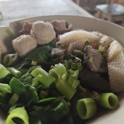 เกาเหลาเนื้อรวม(จัมโบ้)