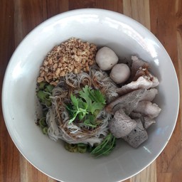 เส้นหมี่ขาวหมู-แห้ง