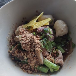 ก๋วยเตี๋ยวเรือปาดชาม  จ.อ่างทอง