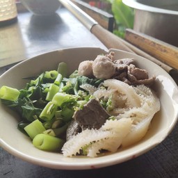 เกาเหลาเนื้อรวม(พิเศษ)