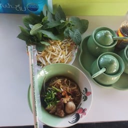 ร้านก๋วยเตี๋ยวเรือสูตรคลองสระบัว ซอยลาดพร้าว87แยก12