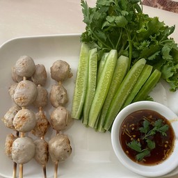 หลานยายเถี้ยม