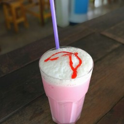 นมชมพูเย็น
