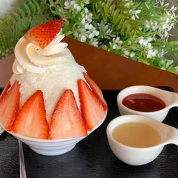 Strawberry Bingsu