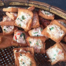 ร้าน เกี๊ยวไก่ทรงเครื่อง นายดิว ท่าน้ำนนท์