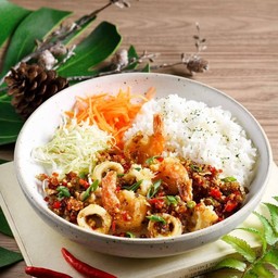 ข้าวผัดพริกเกลือทะเล