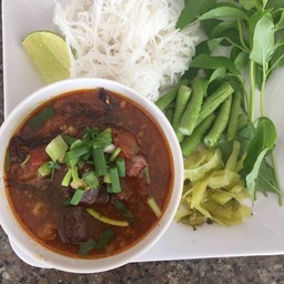 ขนมจีนน้ำเงี้ยว