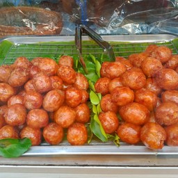 คุณสมร ไส้กรอกอีสานทอด