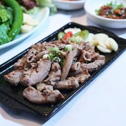 Gopchanggui ไส้หมูย่างหมักซอส