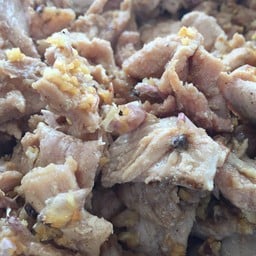 หมูกะเทียมพริกไทย