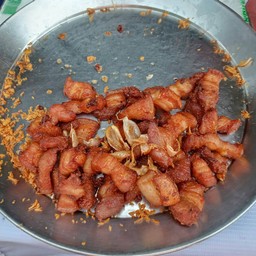 น้องนะโมข้าวเหนียวหมูทอด