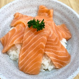 ข้าวหน้าปลาแซลมอน