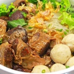 ร้านก๋วยเตี๋ยวหมูตุ๋น-น้ำใส่-ต้มยำ-น้ำตก