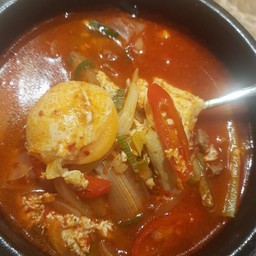 Kukbab ซุปหมูใส่ไข่ และ ผัก