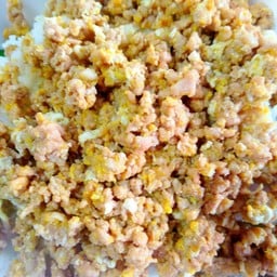 ไก่สับ ผัดเนยไข่