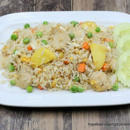 ข้าวผัดฮาวายไก่