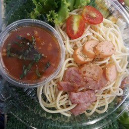 สปาเก็ตตี้หมูสับซอสมะเขือเทศ