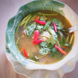 ต้มยำไก่บ้านน้ำใส