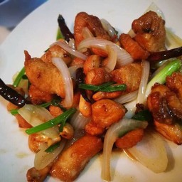 ไก่ผัดเม็ดมะม่วง