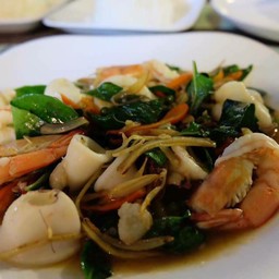 ผัดฉ่าทะเล