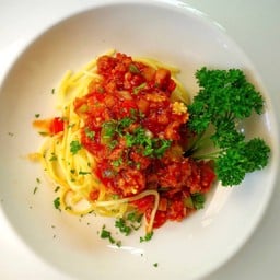 สปาเก็ตตี้ซอสมะเขือเทศ Spaghetti with Tomato Sauce