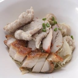 บะหมี่เกี๊ยวหมูแดง+หมูกรอบ+หมูเด้ง