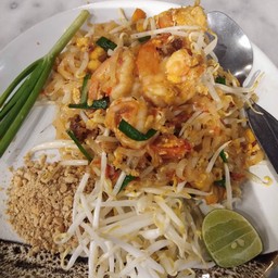 ผัดไทยกุ้งสด