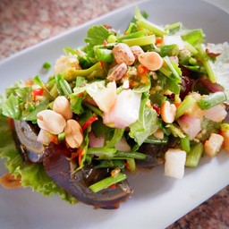 ยำไข่เยี่ยวม้า