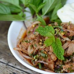 หมูย่างน้ำตก