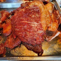 อุไร เนื้อทอด หมูทอด แดดเดียวเจ้าเก่าเมืองนนท์ ตลาดสมบัติ นนทบุรี