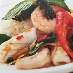 ทะเลผัดฉ่าราดข้าว