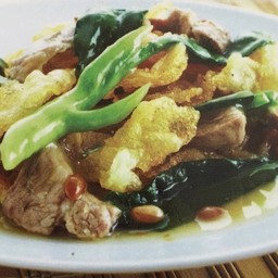 เส้นกรอบราดหน้าหมู
