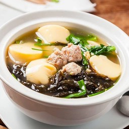 แกงจืดเต้าหู้สาหร่าย