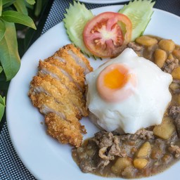 ข้าวแกงกะหรี่ไก่+ไก่ทอด+ไข่ออนเซ็น