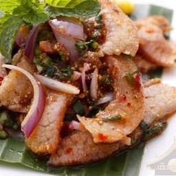 คอหมูน้ำตก