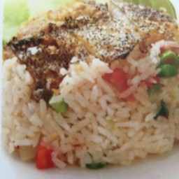 ข้าวผัดปลาสลิด