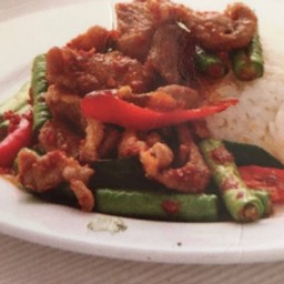 พริกแกงหมูราดข้าว