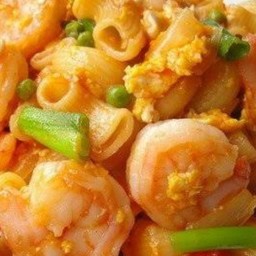 ผัดมักกะโรนีกุ้ง